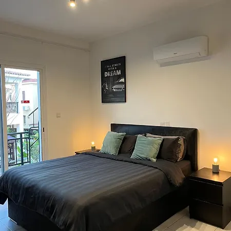 Elite Escapes Roof Terrace - Kato Апартаменты
