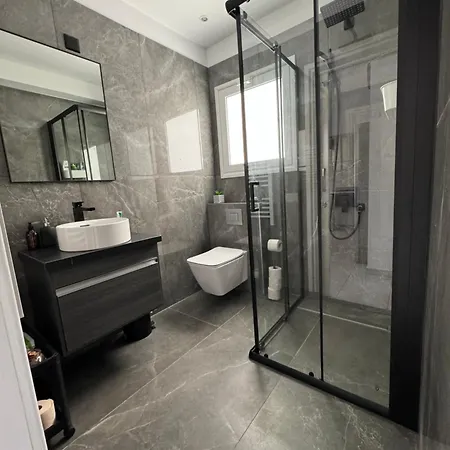 Апартаменты Elite Escapes Roof Terrace - Kato Пафос