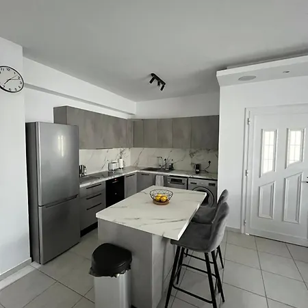 Elite Escapes Roof Terrace - Kato * Paphos